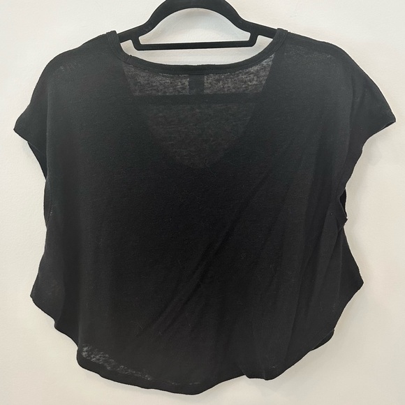 Old Navy crop scoop tee - Picture 2 of 4